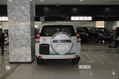 2014款丰田霸道2700 五一酬宾傲惠巅峰