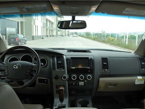 2014款丰田红杉5700白金版 108万惠不停