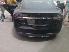 特斯拉S85现车120万 端午节折扣等您来