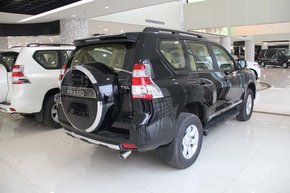 新款中东版丰田霸道2700 商家现车巨幅优惠畅销