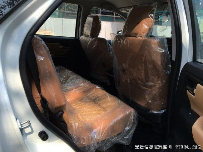 16款丰田穿越者2.7L中东版 七座/底挂备胎现车33.8万购