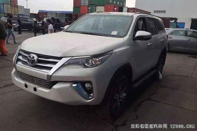 2016款平行进口丰田穿越者2.7L中东版 七座现车33.8万