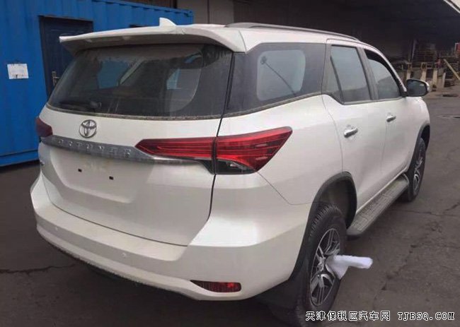 2016款平行进口丰田穿越者2.7L中东版 七座现车33.8万