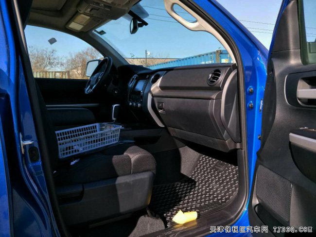 2017款丰田坦途SR5 TRD加规版皮卡 平行进口车42.5万起