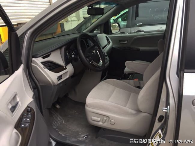2017款丰田塞纳3.5L两驱版 XLE型现车优惠酬宾