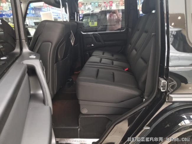 2017款奔驰G550加规版 19AMG熏黑轮/天窗/哈曼现车179万