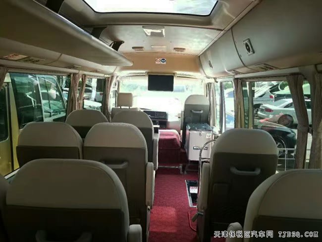 平行进口车17款丰田考斯特4.0L中东版 天津港口现车80万