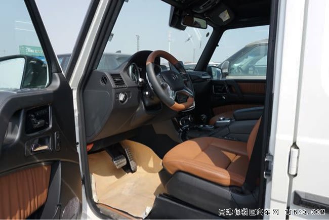 2018款奔驰G500中东版 19寸AMG熏黑轮/designo现车163万