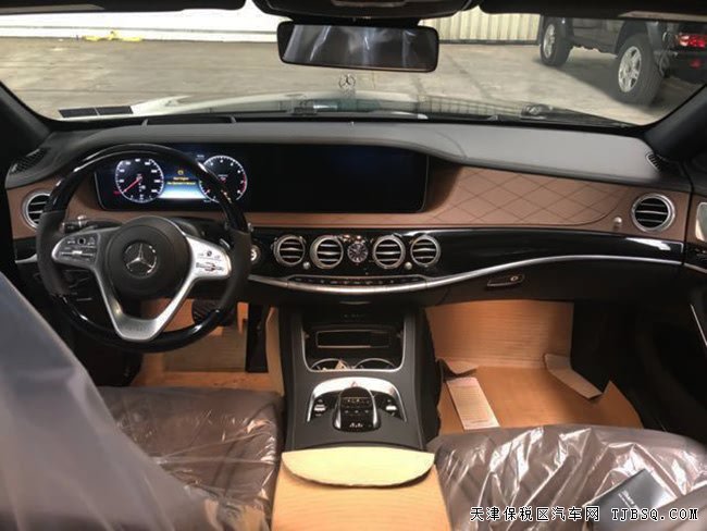 2018款奔驰迈巴赫S560美规版 4座/小桌板/全景现车265万