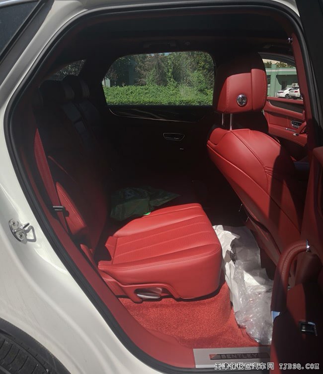 平行进口车18款宾利添越4.0T柴油版 现车优惠专享