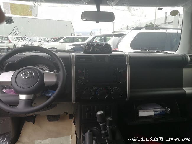 2018款丰田FJ酷路泽4.0L中东版 复古SUV现车热卖