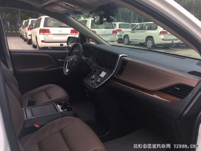 2017款丰田塞纳3.5L四驱顶配版 双天窗/七座现车55.8万