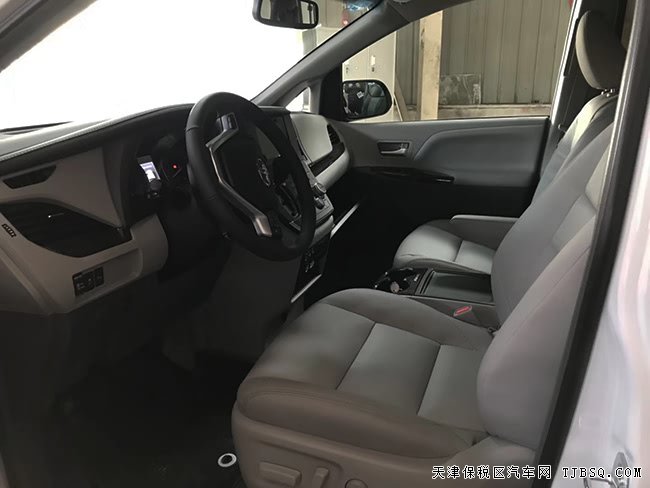 2017款丰田塞纳3.5L四驱XLE版 双电动门/天窗现车53.5万