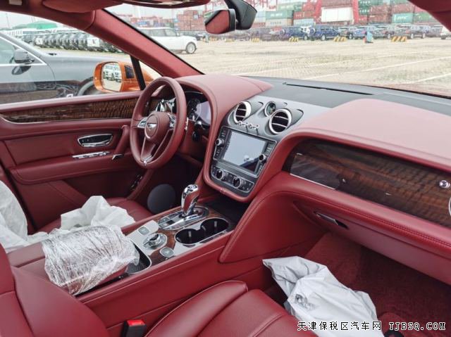 处处尽显别样精彩,2020款宾利添越,港口现车!