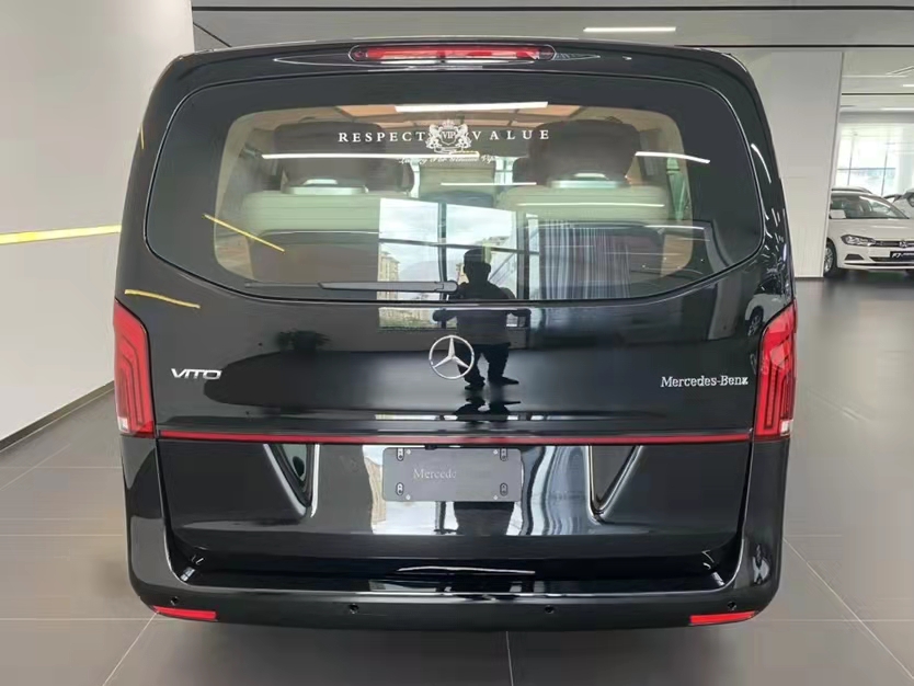 2021款奔驰 威霆商务7座 天津港保税区现车随时提