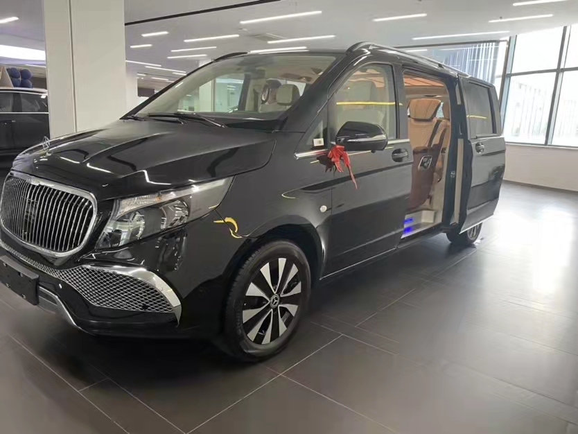 2021款奔驰 威霆商务7座 天津港保税区现车随时提