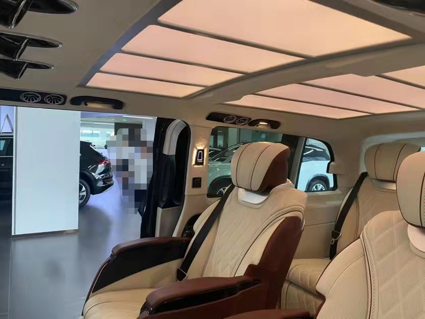 2021款奔驰 威霆商务7座 天津港保税区现车随时提