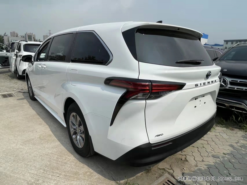 21款丰田塞纳四驱 LE  港口十月清仓处理