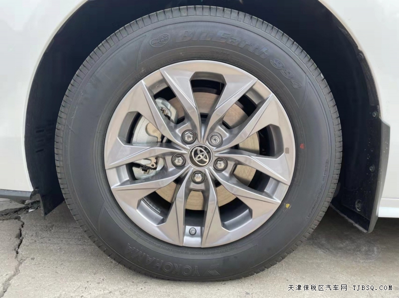 21款丰田塞纳四驱 LE  港口十月清仓处理