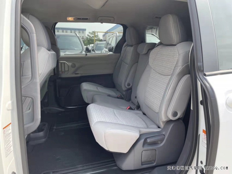 21款丰田塞纳四驱 LE  港口十月清仓处理