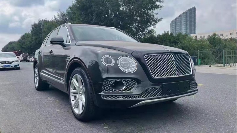  20款宾利添越油混3.0T 国六特惠价 可分期购