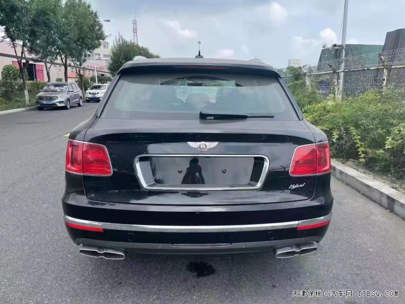  20款宾利添越油混3.0T 国六特惠价 可分期购