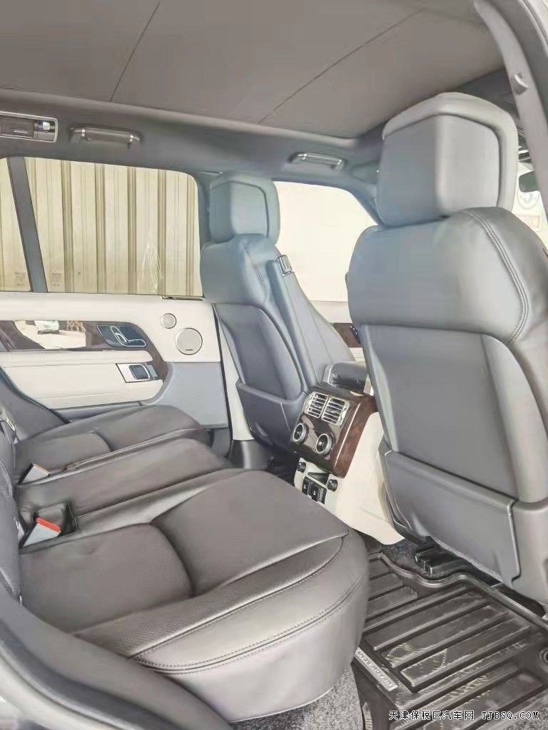 21款路虎揽胜行政黑曜版  港口秋季特价让利