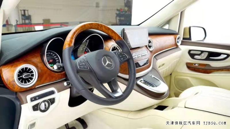 微信图片_20211106140313.jpg 21款奔驰V260L升级黑金双拼高顶商务车 商务洽谈必备之选