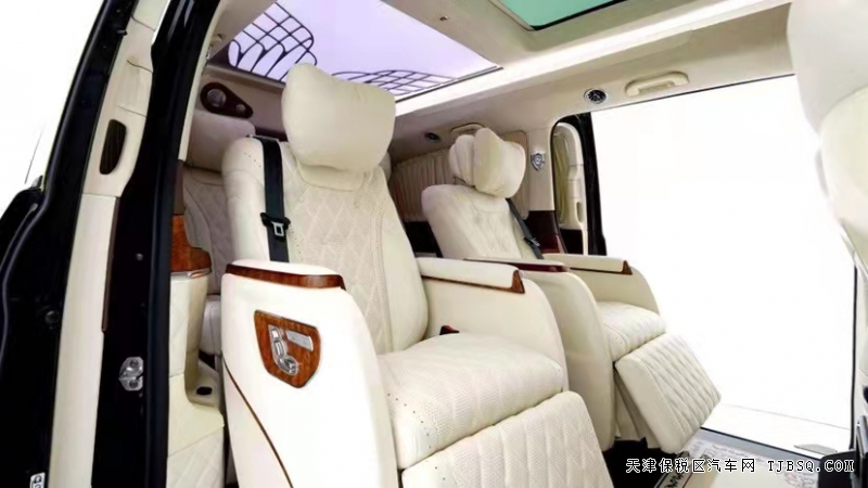 微信图片_20211106140333.jpg 21款奔驰V260L升级黑金双拼高顶商务车 商务洽谈必备之选