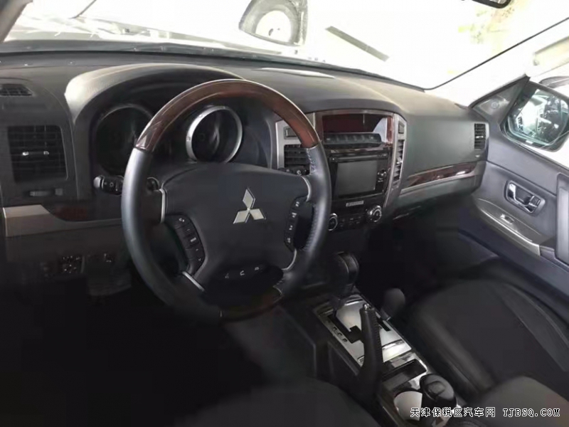 微信图片_20211110142822.jpg 国五三菱帕杰罗V97 港口现车最新劲爆价40余万