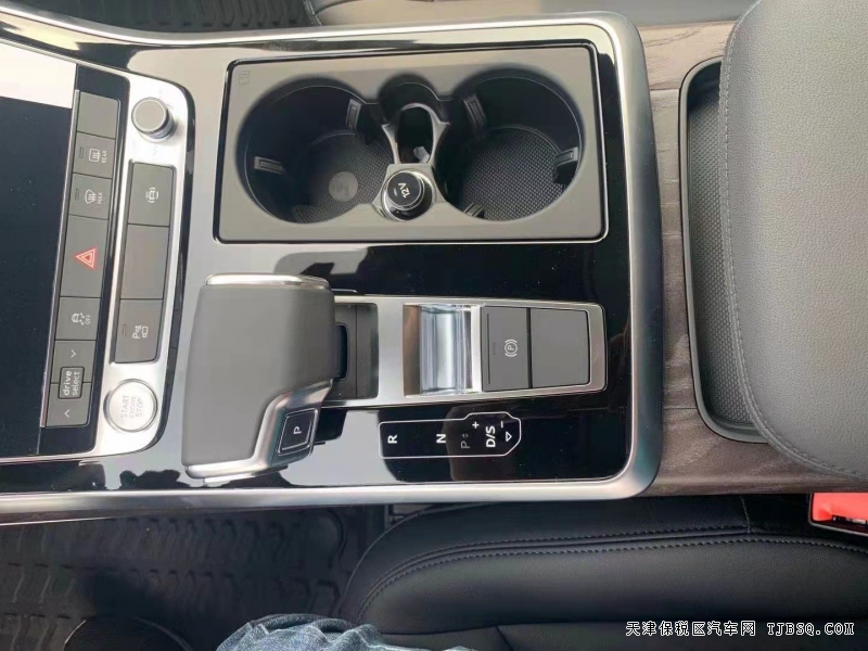 奥迪Q7  3.0T Komfort舒适版  稀缺棕色首秀