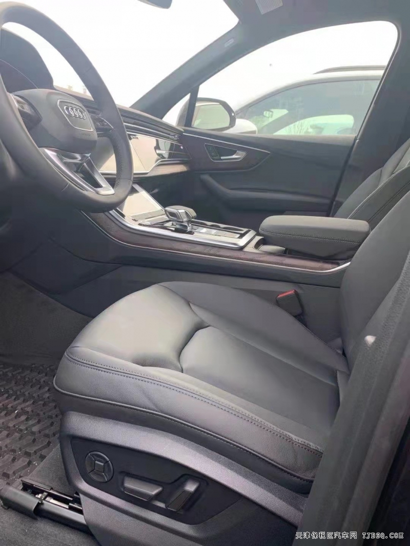 奥迪Q7  3.0T Komfort舒适版  稀缺棕色首秀