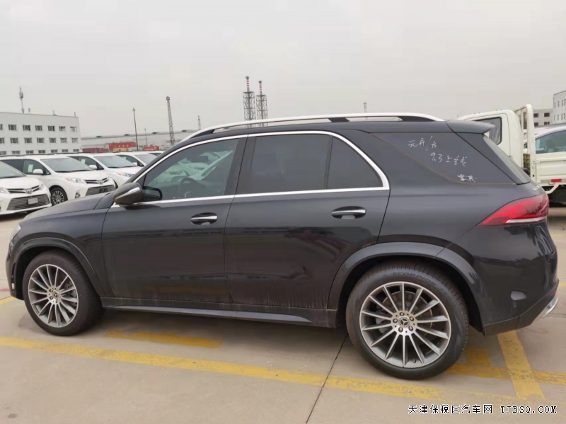 微信图片_20211112134730.jpg 21款加版奔驰GLE350 5座 展位现车最大优惠放送