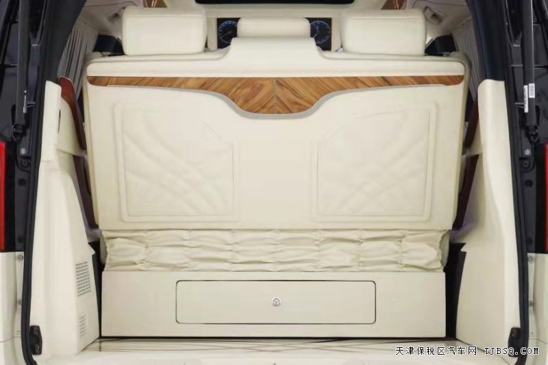 微信图片_20211115132441.jpg 奔驰威霆 升级高顶双门豪华商务车