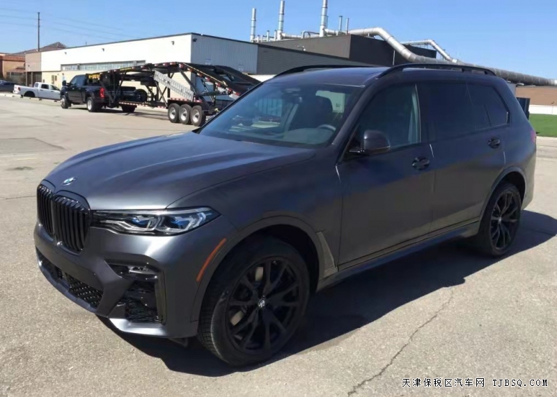 21款加版宝马X7暗影版 豪华配置最新报价行情