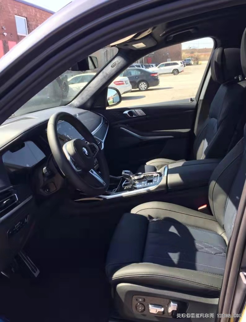 21款加版宝马X7暗影版 豪华配置最新报价行情