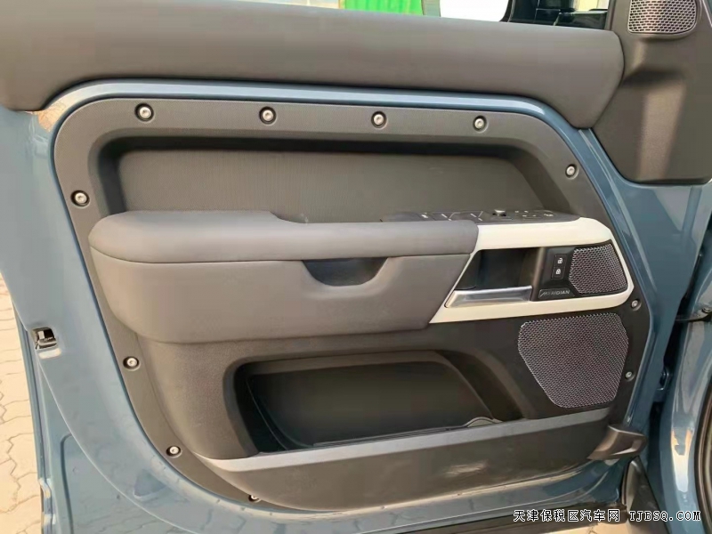 路虎卫士 110 四门 天津港现车大幅降价