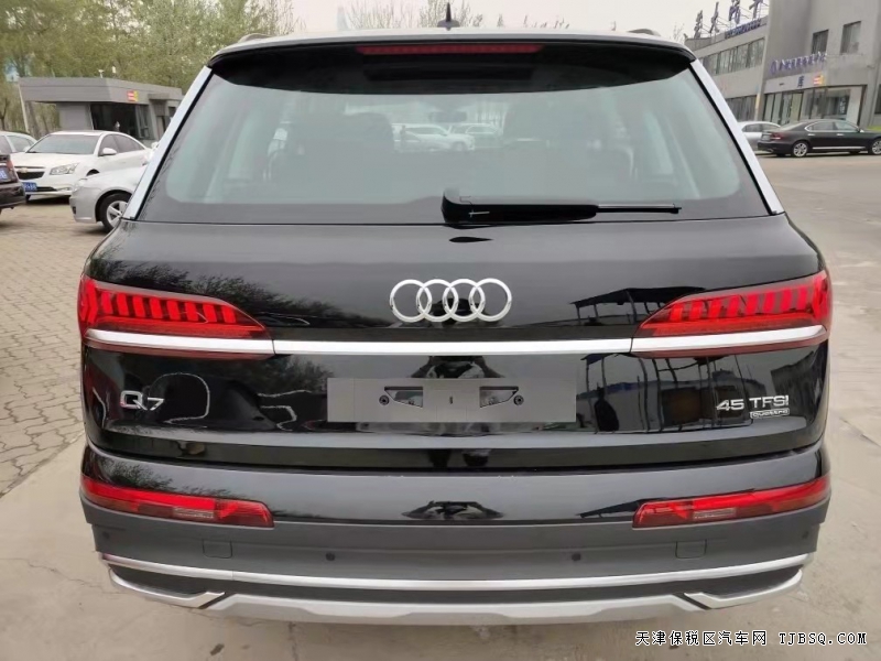 21款欧版奥迪Q7  港口特惠裸利出售