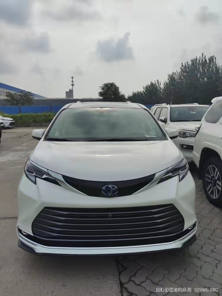 21款丰田塞纳2.5L油电混合四驱白金版  特惠来袭