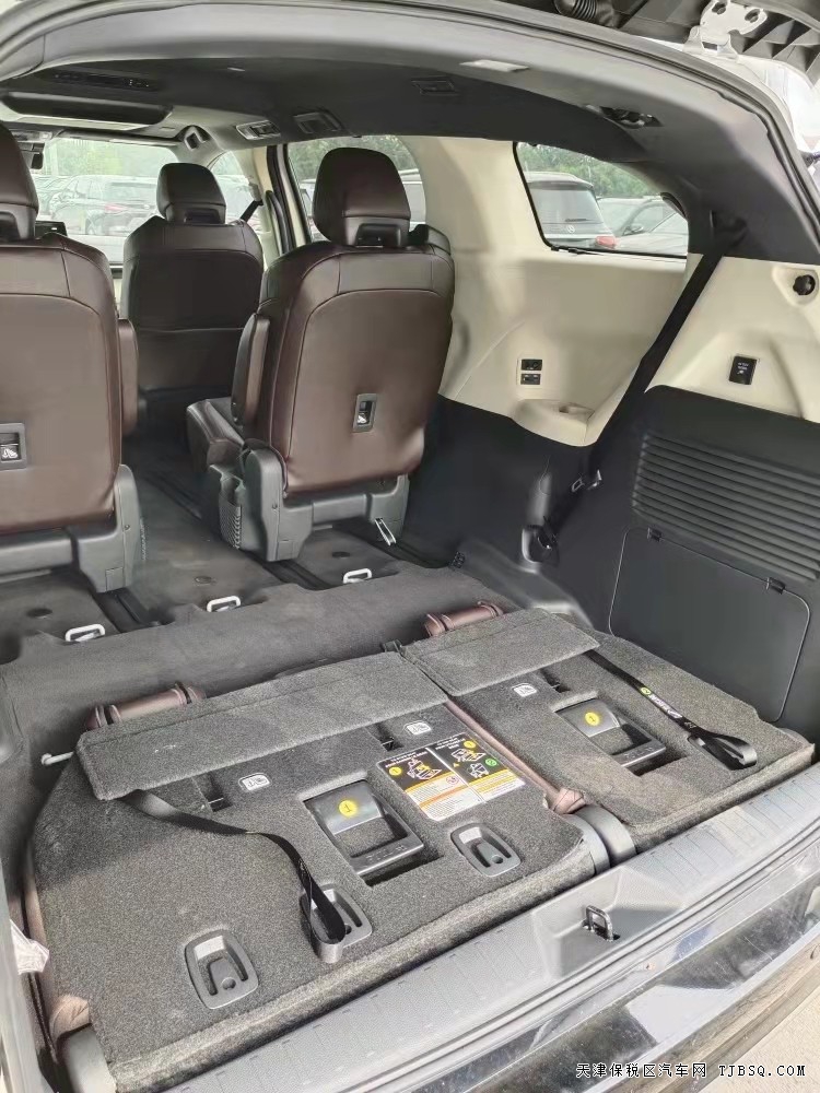 21款丰田塞纳2.5L油电混合四驱白金版  特惠来袭