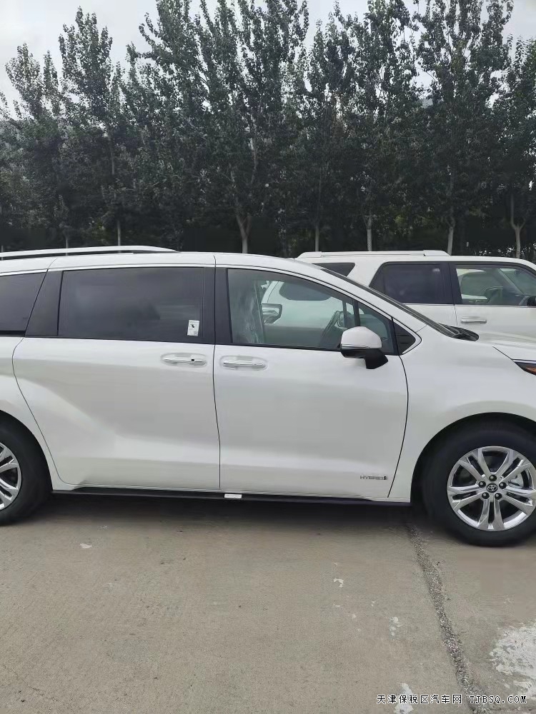 21款丰田塞纳2.5L油电混合四驱白金版  特惠来袭