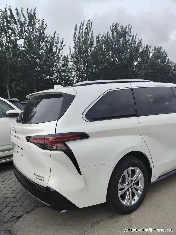 21款丰田塞纳2.5L油电混合四驱白金版  特惠来袭