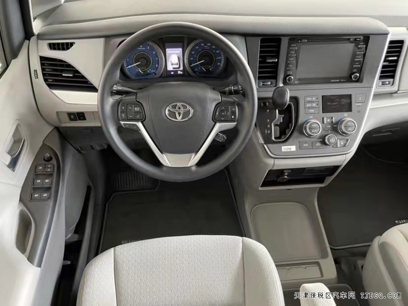 墨版丰田塞纳3.5L两驱LE 8座  天津港现车47万秒杀