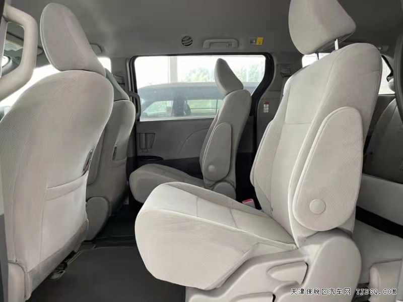 墨版丰田塞纳3.5L两驱LE 8座  天津港现车47万秒杀