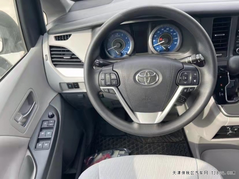 20款丰田塞纳3.5L四驱LE  特惠大促56万售