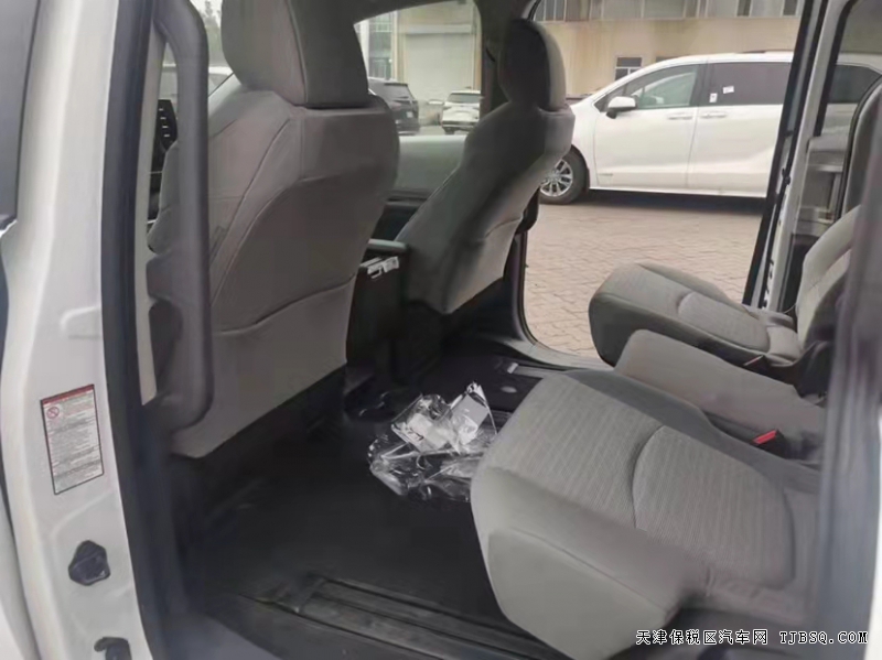 21款丰田塞纳2.5L油电混合两驱 LE  全系特惠送好礼