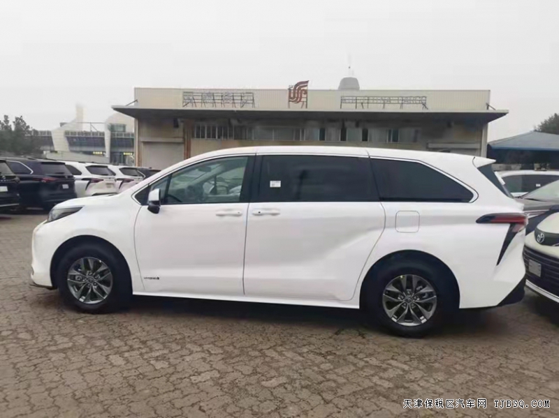 21款丰田塞纳2.5L油电混合两驱 LE  全系特惠送好礼