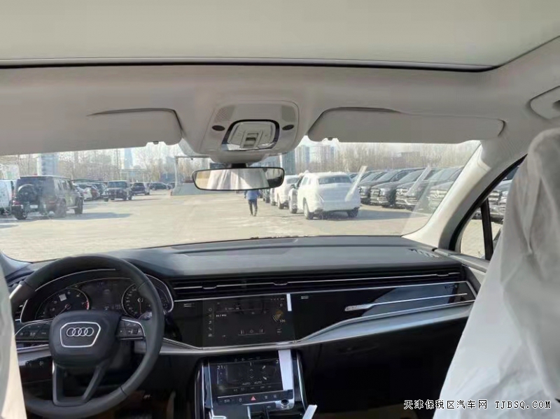 进口奥迪Q7  2.0T标准  清仓60万处理