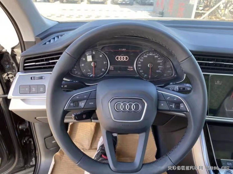 进口奥迪Q7  2.0T标准  清仓60万处理