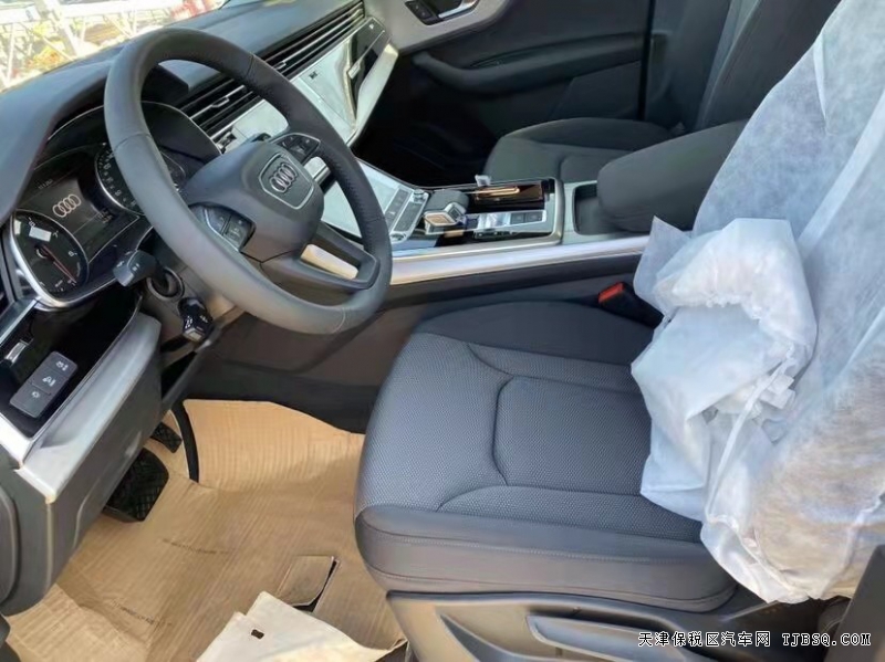 进口奥迪Q7  2.0T标准  清仓60万处理
